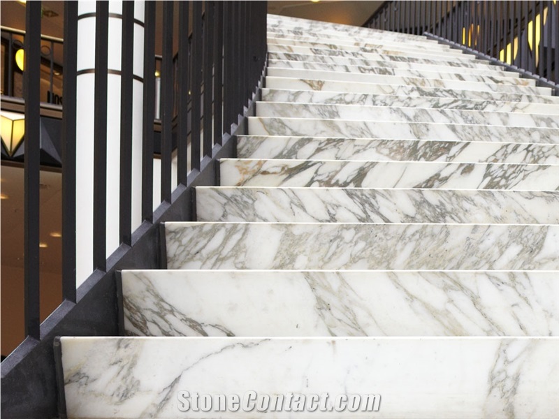 Arabescato Venato Marble Stairs