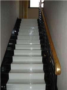 Pure White Crystallized Glass Stone Stairs