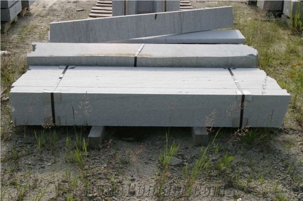 Kitledge Gray Granite Curbs