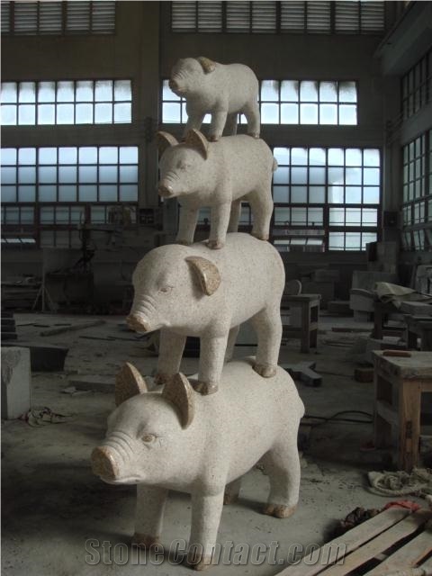 Pig Stone Sculpture, Beige Granite Sculpture