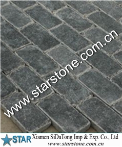 Red Granite Flamed Cobble Stone