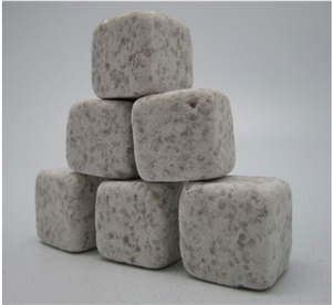 Whiskey Rocks,Icy Cubes