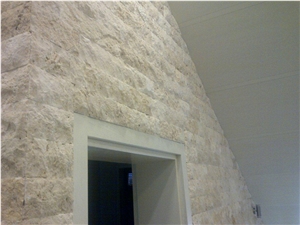Ivory Travertine - Split Face 10xfl - Application