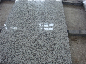 Polished G439 White Granite Slabs&Tiles, China White Granite