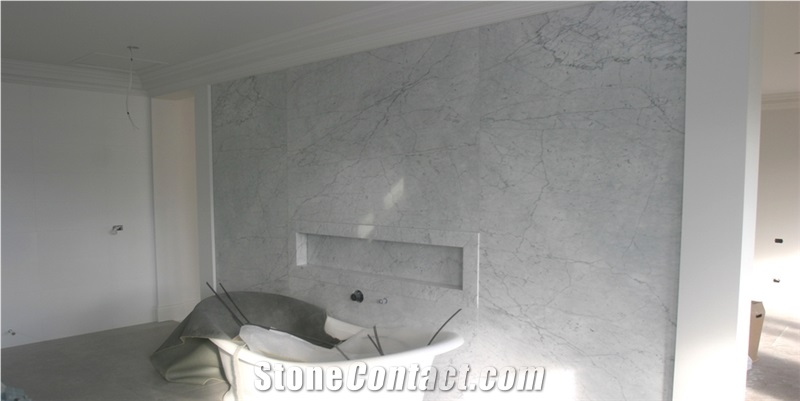 Giga Calacatta Marble Shower Surround