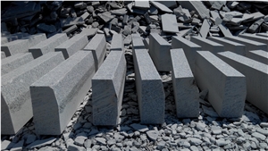 G341 Grey Granite Roadside Kerbstone
