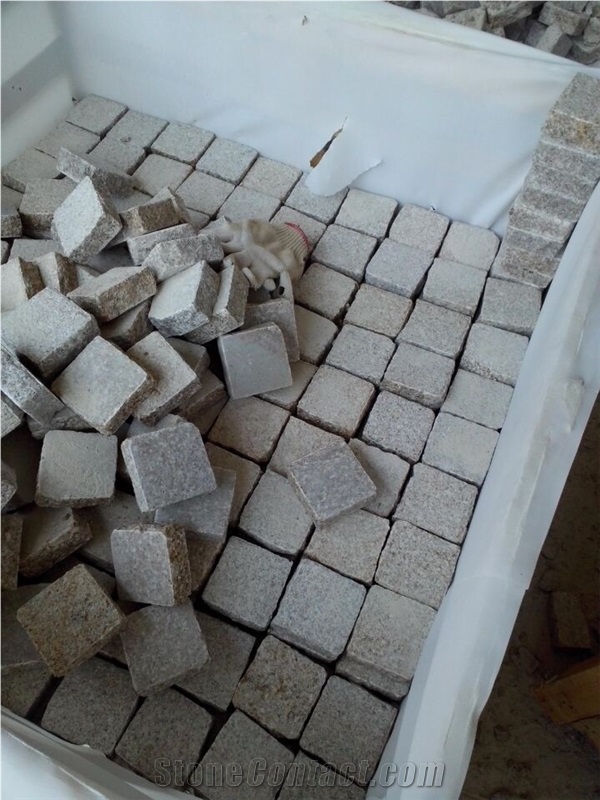 G682 Cubes, Yellow Granite Cobble 10x10x7cm
