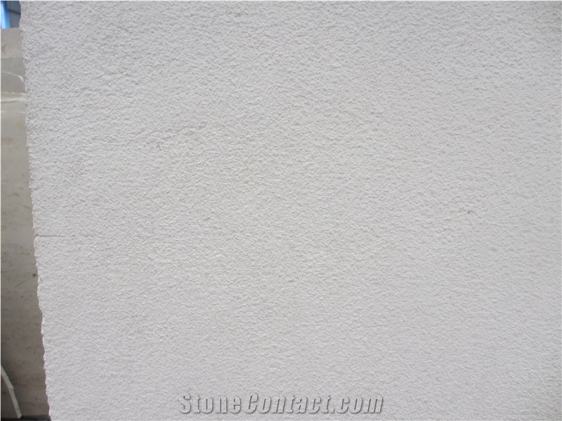Bulgaria Limestone Wall Tile, Vratza Beige Limestone Slab with Bushhammered Surface
