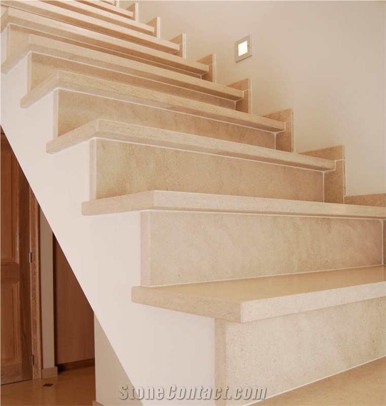 Caliza Capri Limestone Stairs