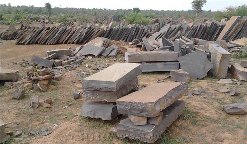 Stoneyuug Black Sandstone Blocks