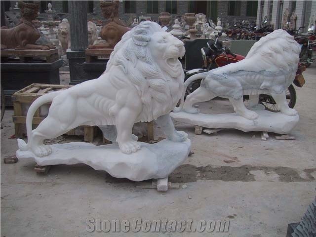 Hand Carved White Marble Lion Statue Customized Sculptures Garden
