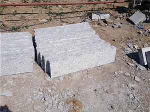 G341 Granite Palisade,Two Big Sides B.H.,Other Two Sides Pineappled,Ends Sawn
