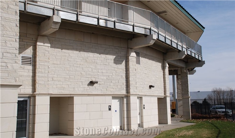 Cottonwood Limestone Split Veneer - Ksu Baseball Stadium · Manhattan, Ks