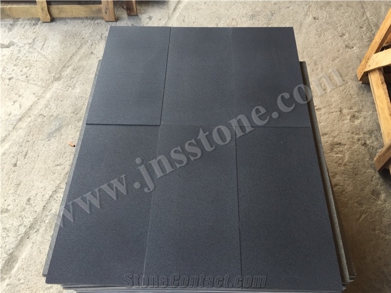Hainan Black Basalt Tiles & Slabs / Honed Dark Bluestone / China Black Basalt for Cladding / Flooring