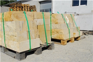 Masonry Walling Nowa Wies Grodziska Sandstone Blocks, Beige Sandstone for Building Poland