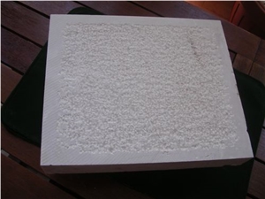 Trani Chiaro Bush Hammered Limestone for Wall Tiles, Beige Limestone Tiles