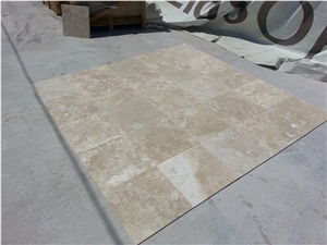 Durango Paredon Travertine 18x18x3/8" tiles & slabs, beige travertine floor tiles, wall tiles 