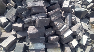 Stoneyuug Black Sandstone Cobbles/Pavers