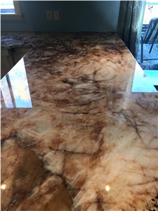 Translucent Crystal Granite on the Kitchen Peninsula, Yellow Granite Kitchen Countertops Brazil