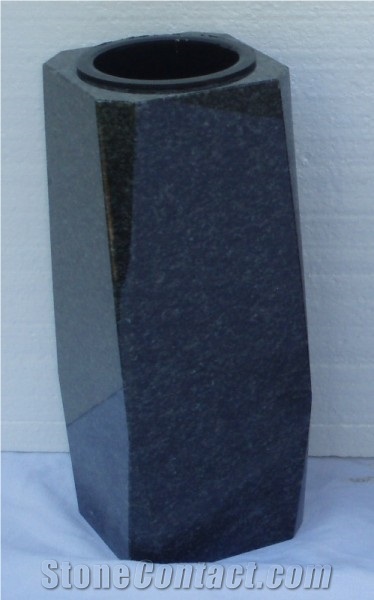 Nero Impala Granite Memorial Vase