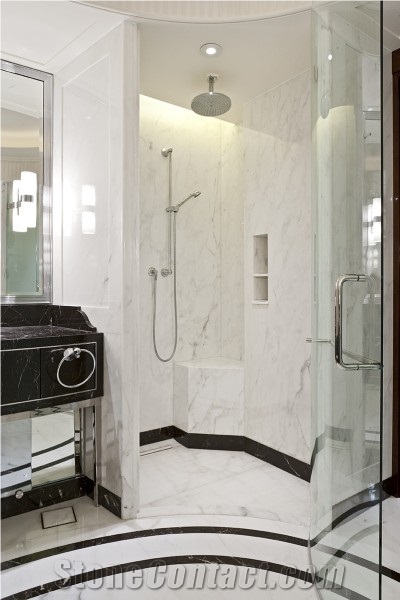 Nero Marquina and Bianco Carrara Marble Hotel Bathroom Design