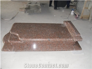 China Cheap Popular G562 Maple Guilin Red Granite Tombstones, Monument Design, Single for Poland Market, Western Style Gravestone, Cemetery Funeral Stone Use, Family Tombstones