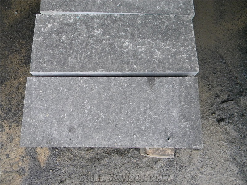 Zhangpu Black Basalt Cobble Stone, Cube Stone Surface Flamed, Others Sawn Cut, China Paving Stone for Patio,Driveway