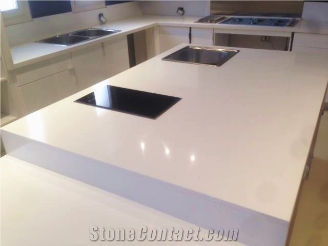 A Polished Product Of Engineered Corian Stone Slab Standard Sizes 126 *63 and 118 *55 Resistant to Stains