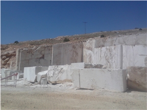 Bayburt Light Travertine Quarry Blocks, Beige Travertine Blocks Turkey