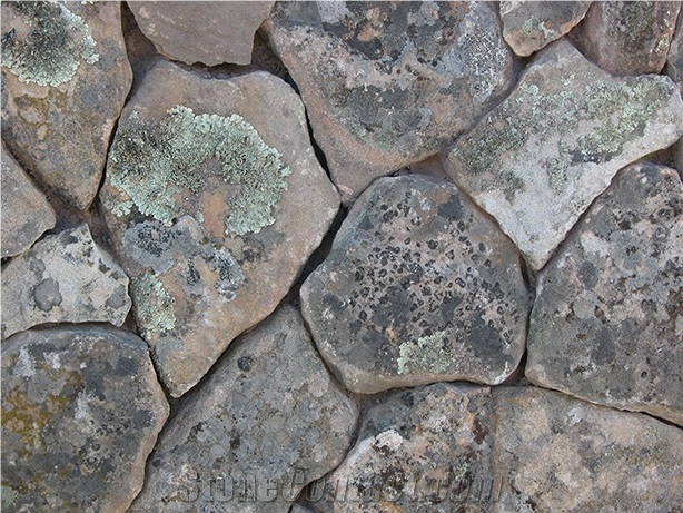 Montana Moss Rock Thin Stone Veneer, Walling Stone