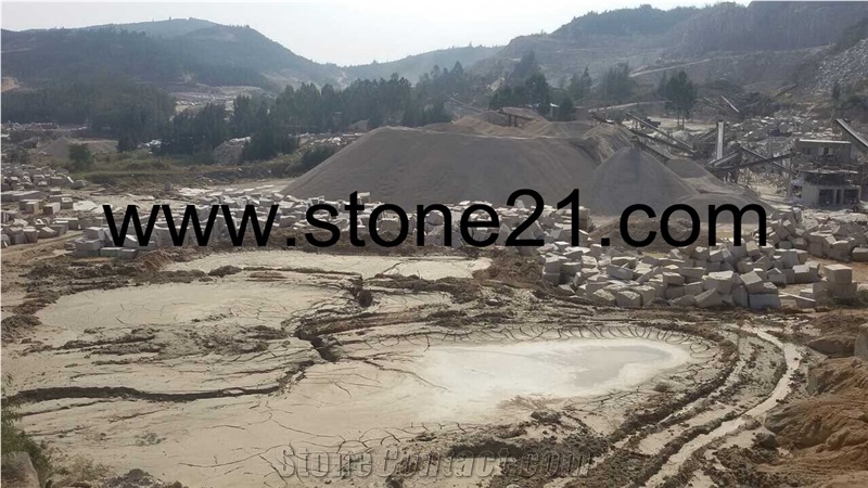 China Yellow Granite Gravel Stones