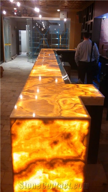 Speakeasy Bar in Honey Gold Onyx with Backlighting Panels