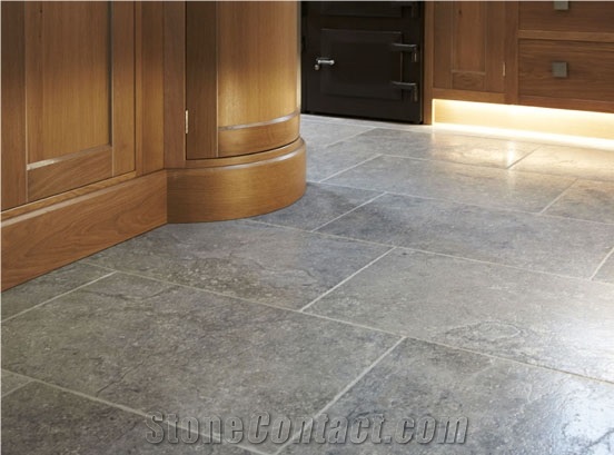 Montpellier Limestone Tumbled and Brushed Kitchen Floor Tiles