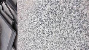 G655 Hazel White Granite Flamed Tiles,Rice Grain White Grey Granite, Flamed Grey Granite Slabs Machine Cutting Panel