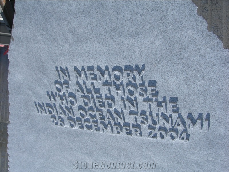 Du Tarn Granite Memorial Of the Tsunami in London, England