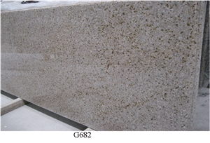 Fargo Chinese Yellow Granite G682 Big Slabs, Gang-Sawn Slabs Polished Slabs for Walling or Flooring