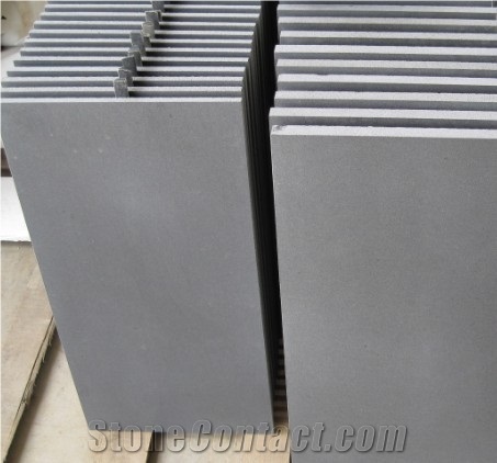 China Grey Basalt/Basaltina/ Hainan Grey Basalt/Basalt Tiles&Slabs/Lava Stone/Flooring/Walling/Paving/Honed/Polished/Sandblasted