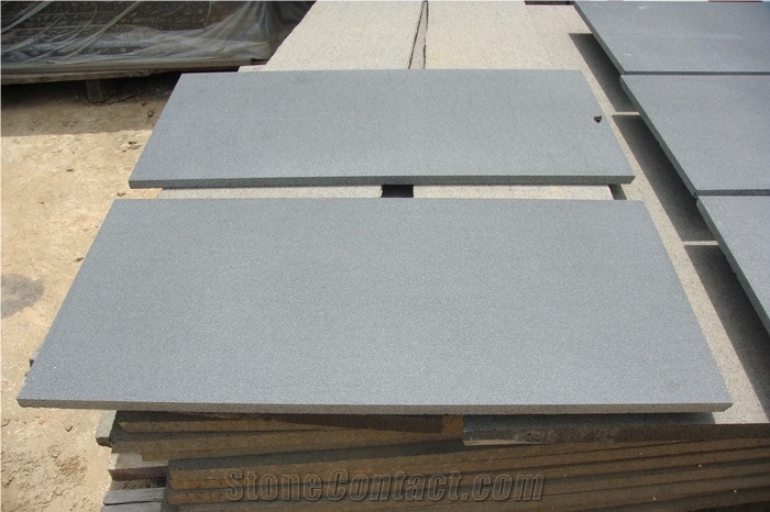 China Grey Basalt/Basaltina/Lava Stone/Hainan Grey Basalt/Basaltina/Paving/Walling/Flooring/Honed/Polished/Flamed/Kerb