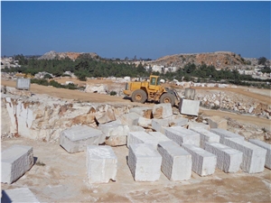 Semi Rijo Do Arrimal Limestone Blocks