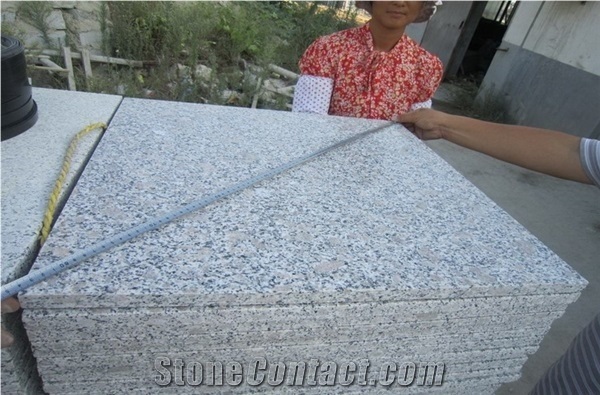 China Popular Cheapest Light Grey Granite with Grey Spots G383 Pearl Flower Polished Tiles Floor and Wall Covering, Big Random Slabs, Natural Building Stone Indoor Decoration, House Interior Project