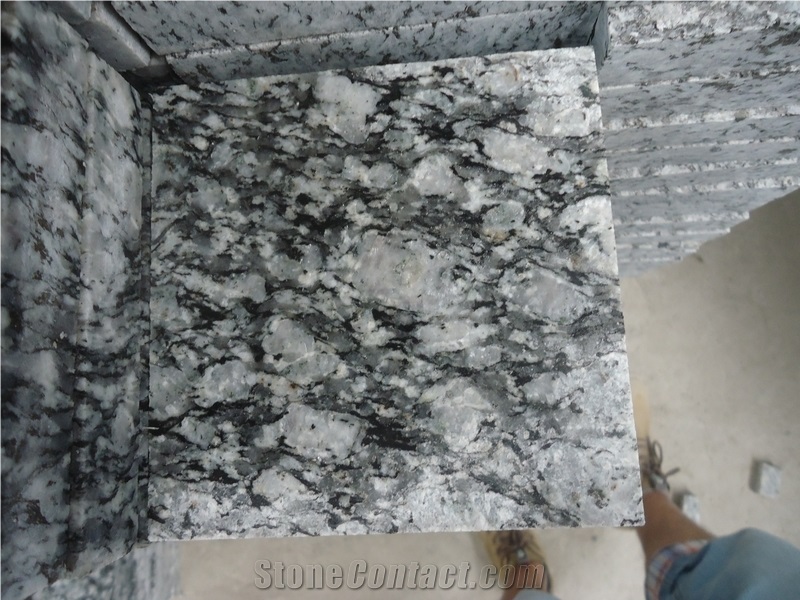 Spray White Granite Slabs/Tile,Wall Cladding/Cut-To-Size for Floor Covering,Interior Decoration