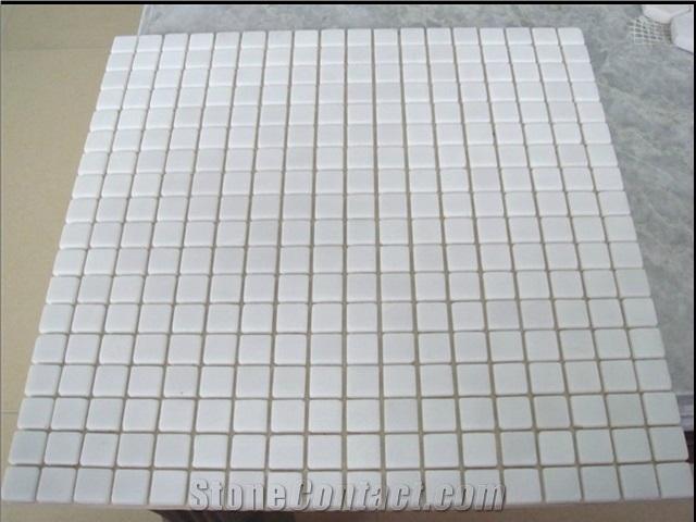 Yaan Chipped Mosaic, White Marble Chipped Mosaic