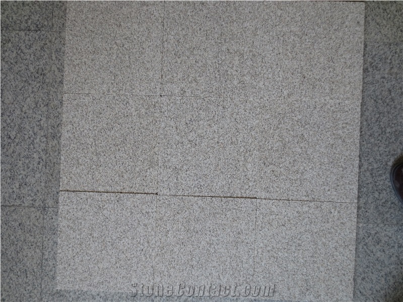 China Gold Granite Slabs & Tiles, China Yellow Granite