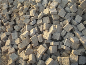 River Yellow Granite Cobble & Cubes, China Cheap Yellow Granite Pavers