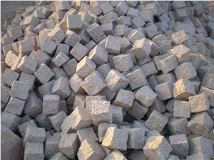 River Yellow Granite Cobble & Cubes, China Cheap Yellow Granite Pavers
