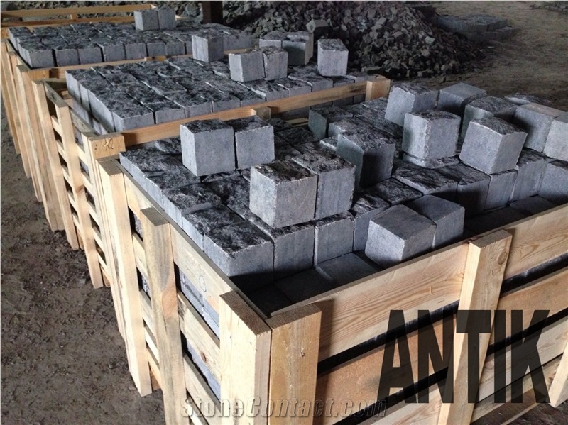 Split - Machine-Cut Cubes for Paving. Grey Ukraine Granite