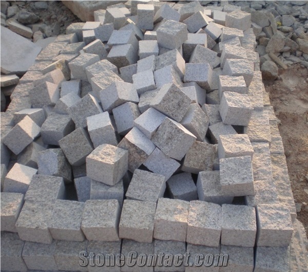 G682 Granite Cubestone, China Yellow Rust Granite Cobble Stone for Paving Outside