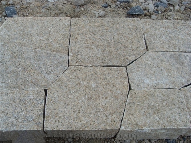 Fargo Yellow Granite Exterior Pattern, Granite Paving Setts in Different Size,Irregular Cube Stone for Courtyard/Driveway/Garden Stepping