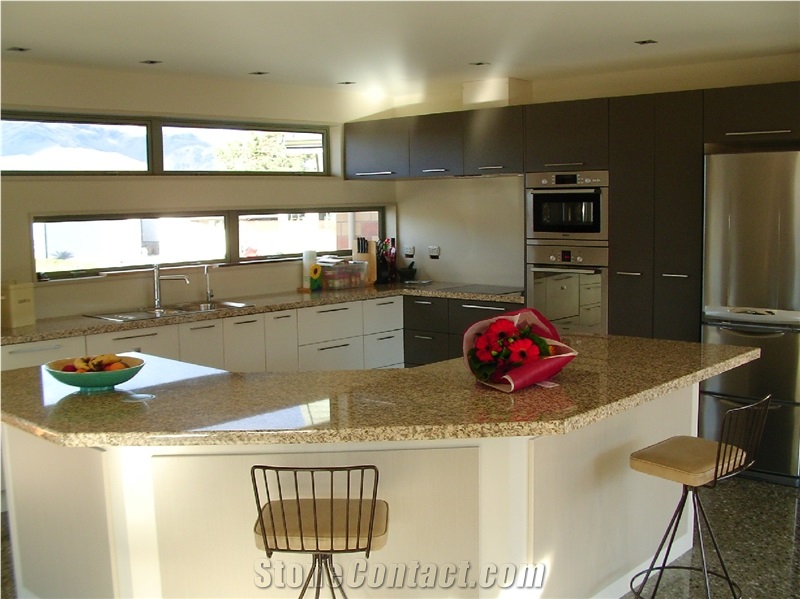 G682 Sunset Gold Yellow Granite Kitchen Countertops / Western Design Desk Tops/Vanity Top/Island & Bar Top