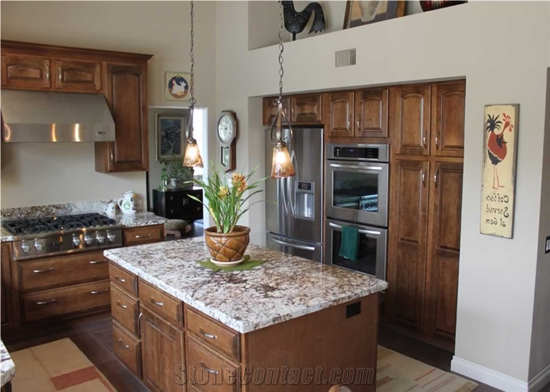 Golden Lace with Mitered Cove Countertop